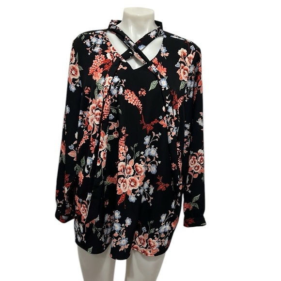 Lane Bryant black floral cris cross neck blouse size 1X - Picture 1 of 7